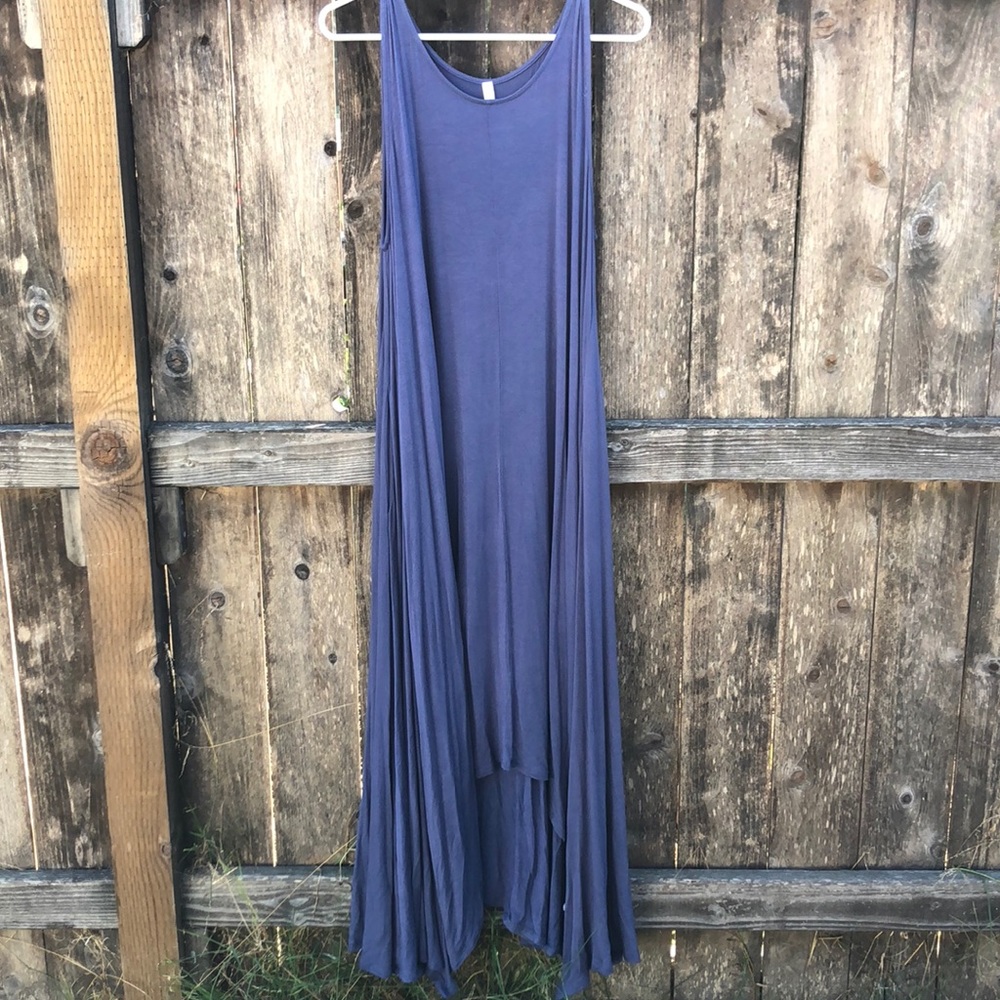 •SOLD•ℳ𝒶𝓍𝒾 𝒟𝓇ℯ𝓈𝓈• - Picture 1 of 5